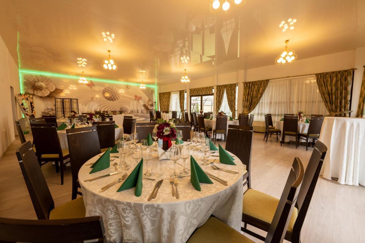 Hotel Coral Valea Lupului  Екстер'єр фото