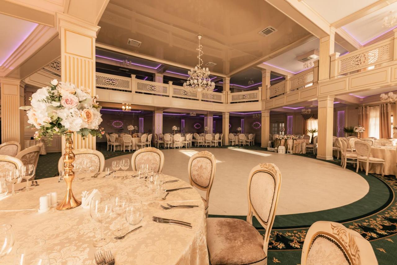 Hotel Coral Valea Lupului  Екстер'єр фото