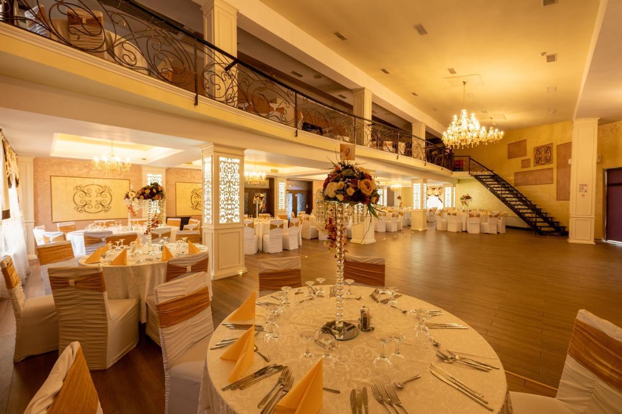 Hotel Coral Valea Lupului  Екстер'єр фото