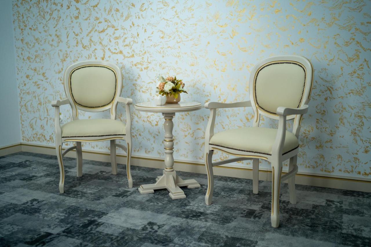 Hotel Coral Valea Lupului  Екстер'єр фото