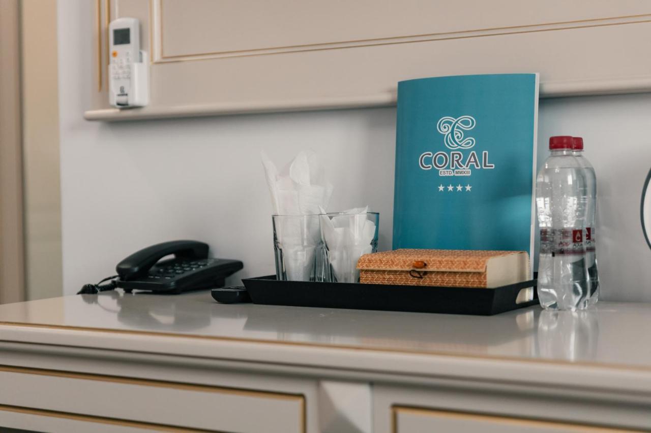 Hotel Coral Valea Lupului  Екстер'єр фото