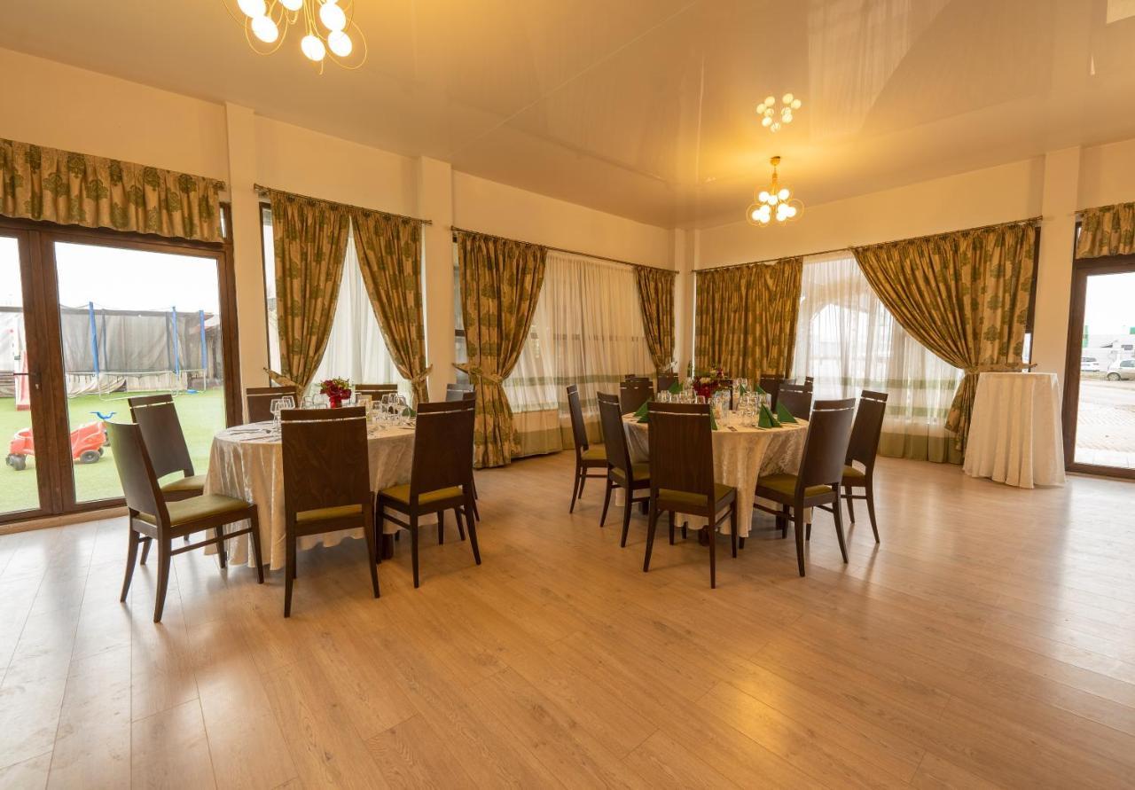 Hotel Coral Valea Lupului  Екстер'єр фото