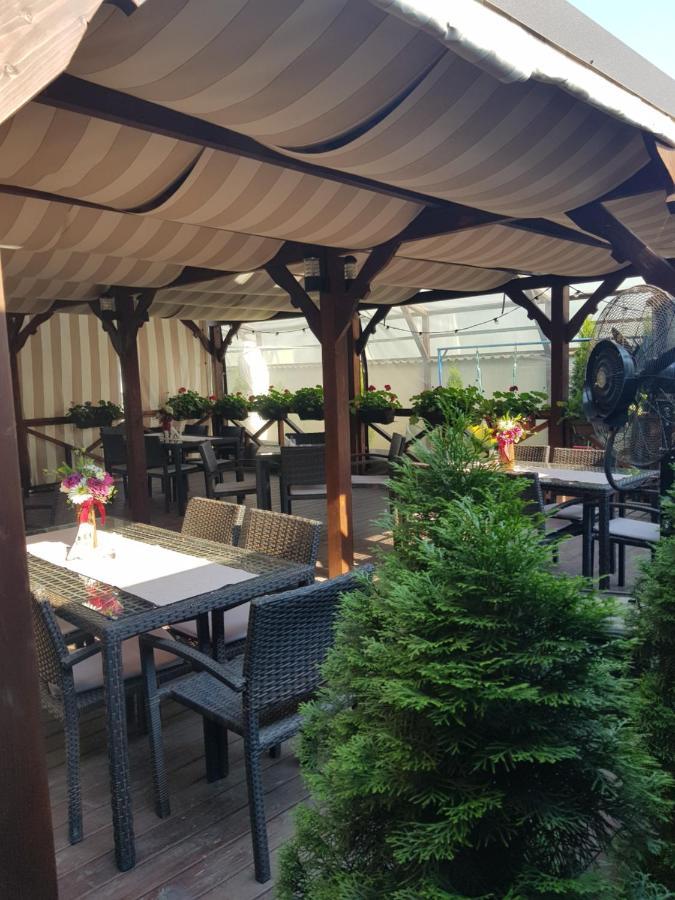 Hotel Coral Valea Lupului  Екстер'єр фото