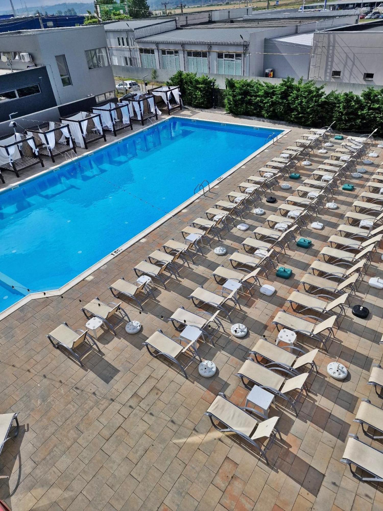Hotel Coral Valea Lupului  Екстер'єр фото