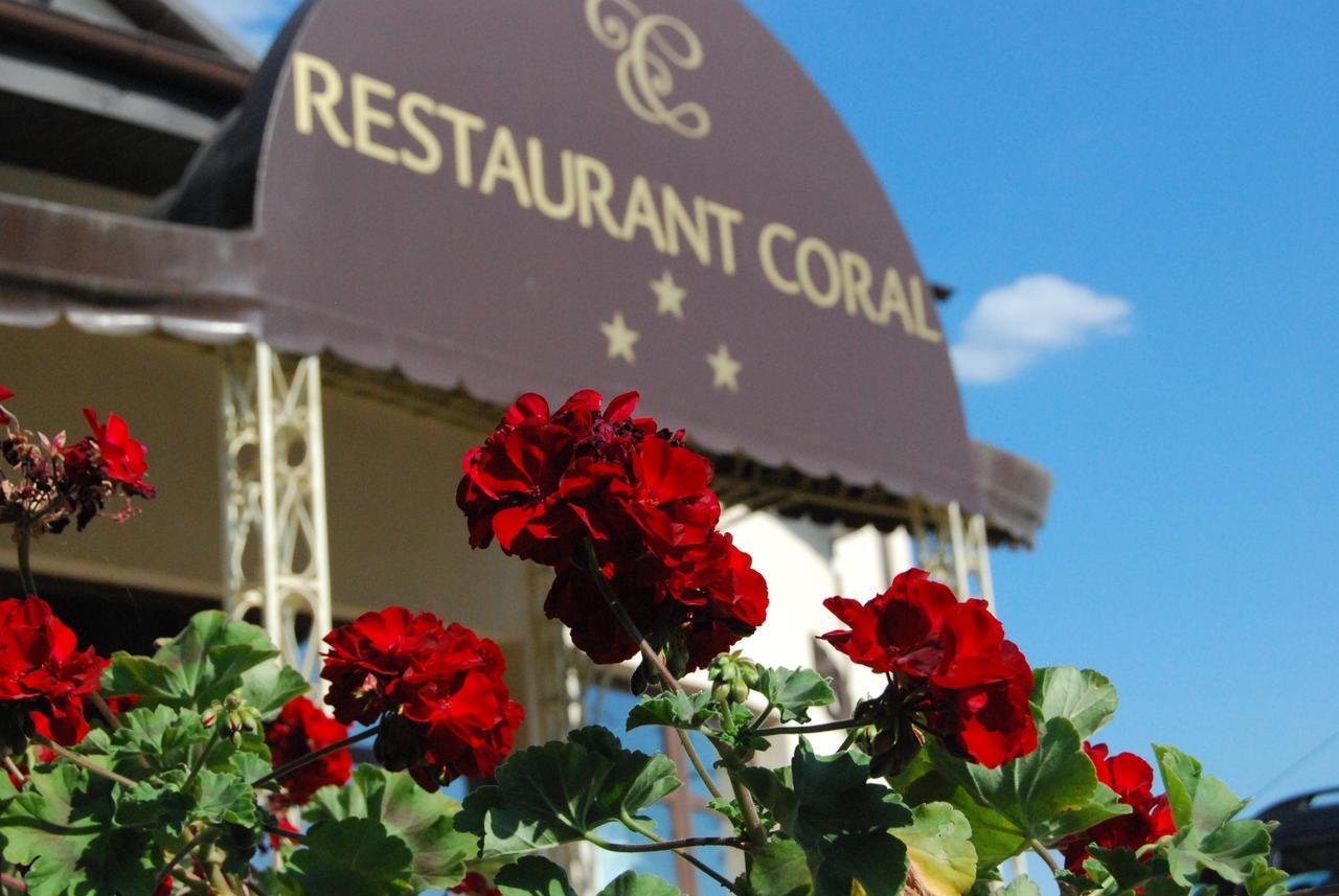 Hotel Coral Valea Lupului  Екстер'єр фото